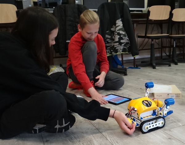 robotyskribotykoniec2023